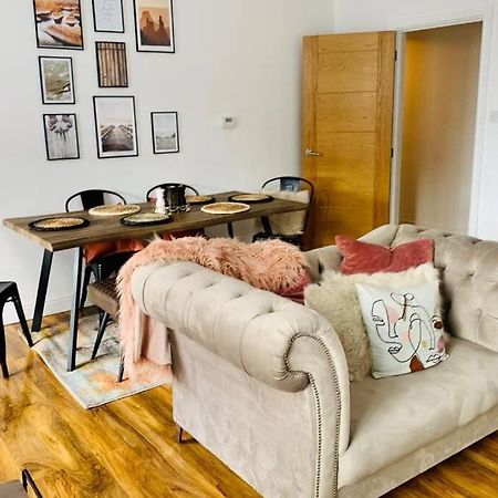 Luxury, Centrally Located 2 Bed Modern Apartment 그레이트야머스 외부 사진
